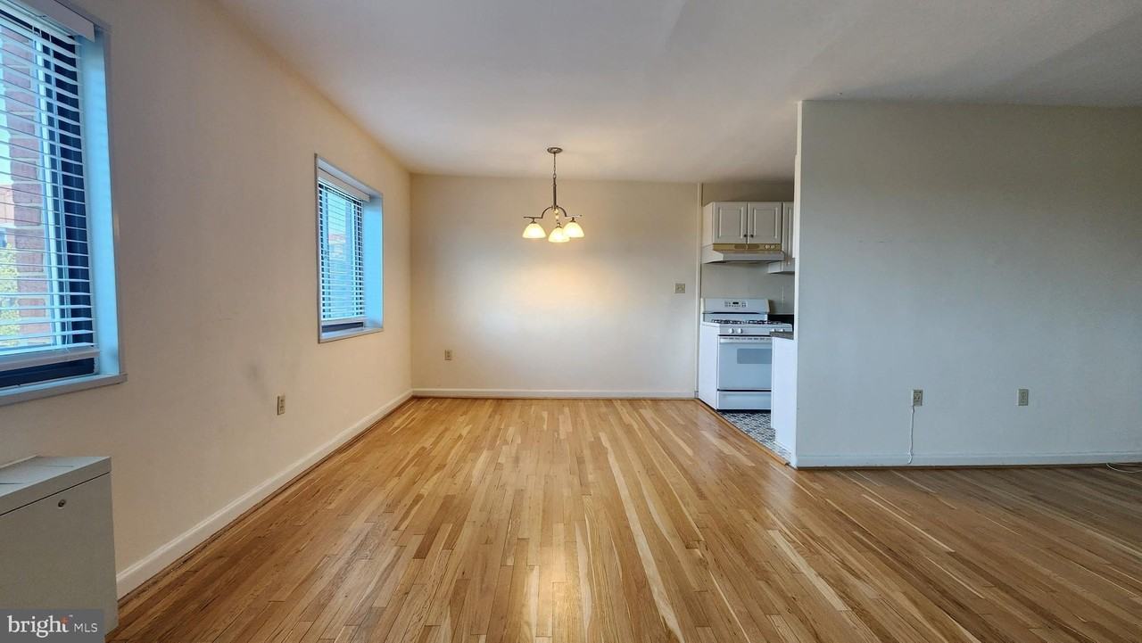 1200 S Arlington Ridge Rd Apt 701 - Photo 4 of 17