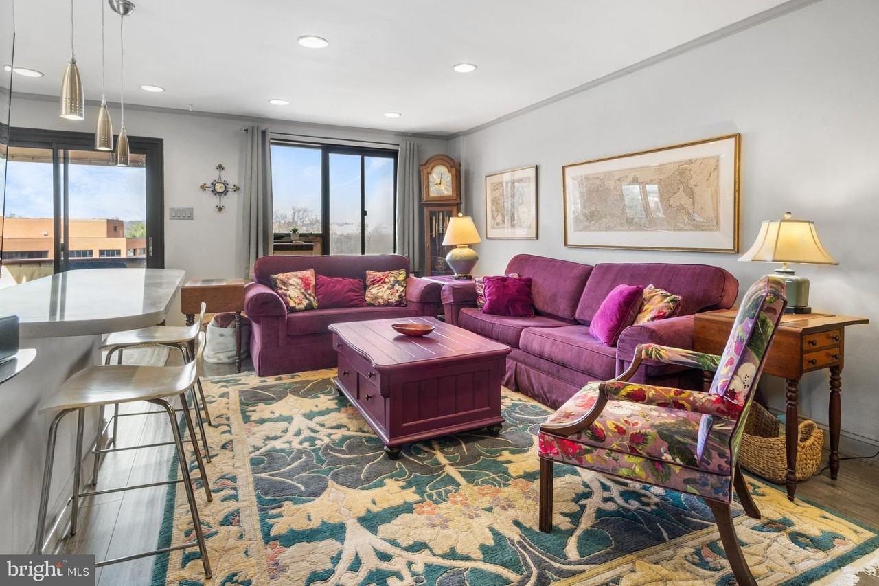 1593 N Colonial Ter Apt 306-X - Photo 2 of 18