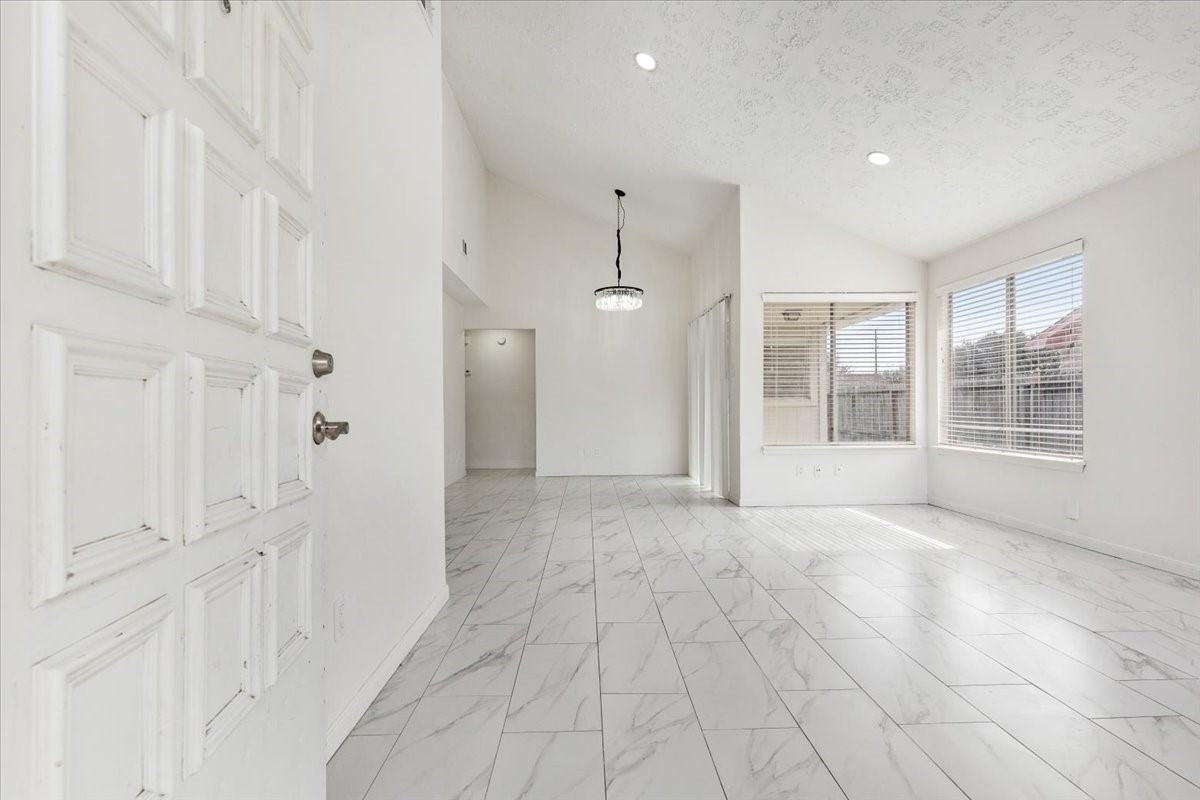 14818 Gladewick Dr - Photo 2 of 19