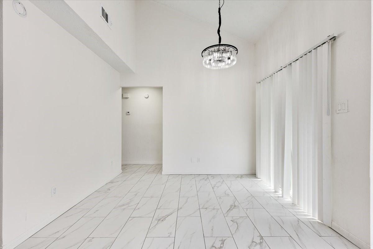 14818 Gladewick Dr - Photo 5 of 19