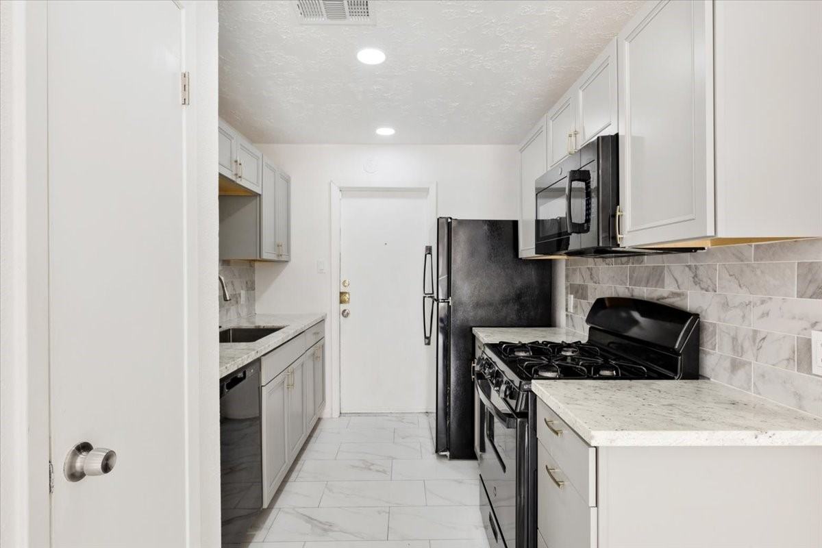 14818 Gladewick Dr - Photo 6 of 19