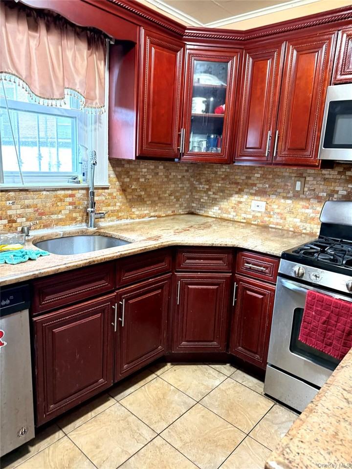 9418 225th St - Photo 2 of 12