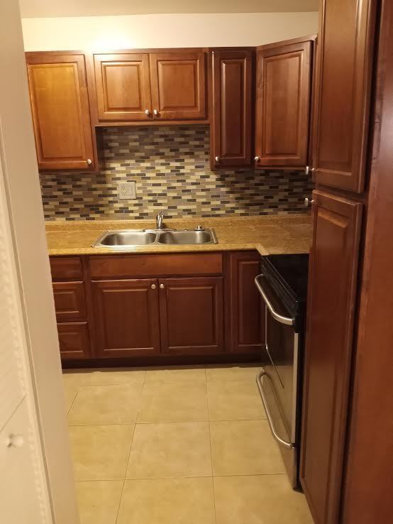 512 Gardens Dr - Photo 4 of 39