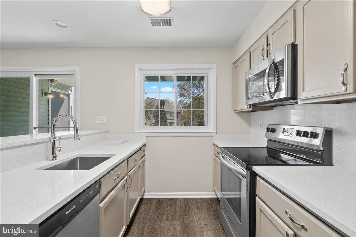 12942 Grays Pointe Road A Unit# 12942A - Photo 7 of 22