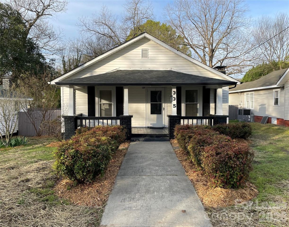 335 Aycock St Ne