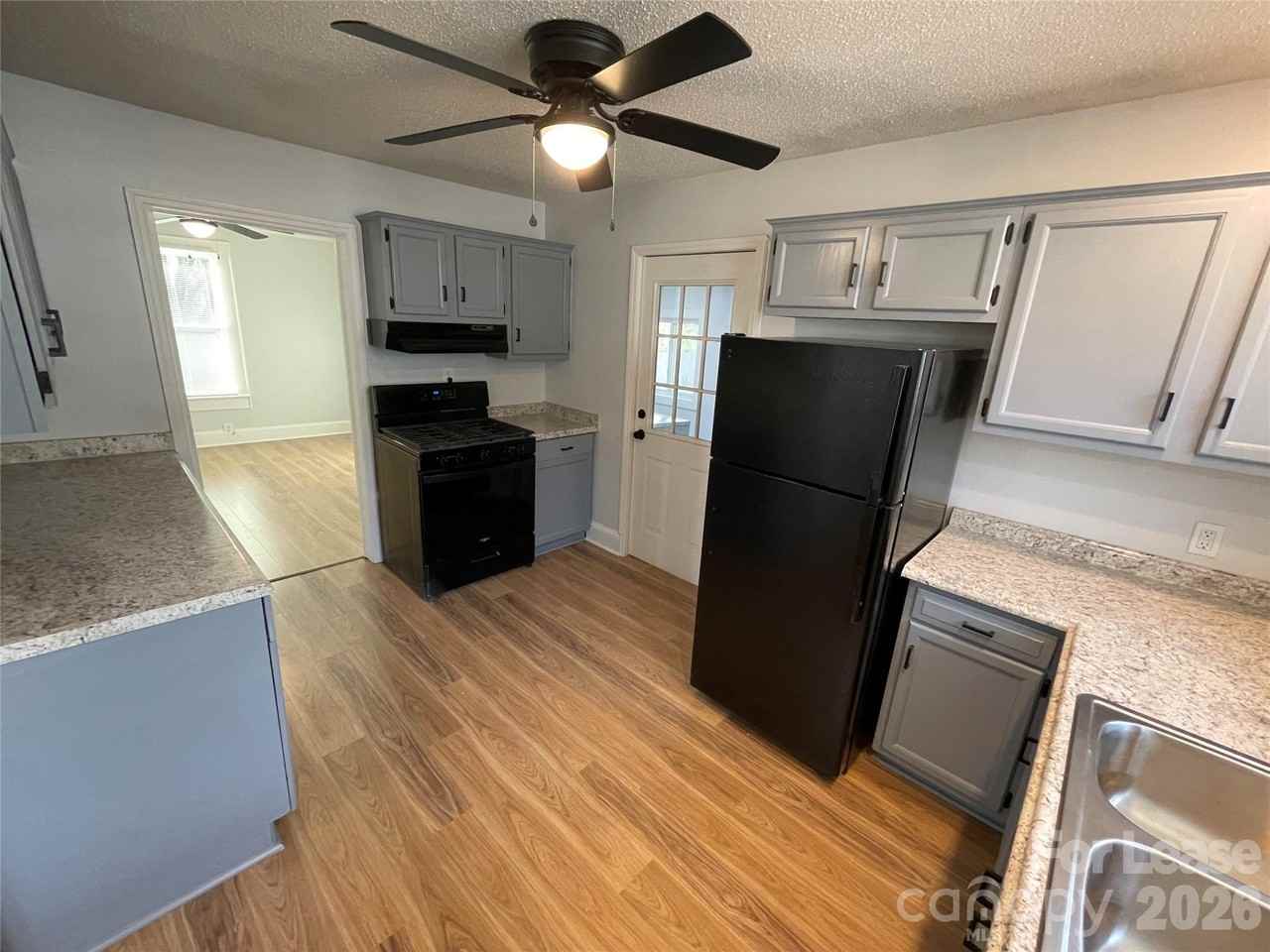 335 Aycock St Ne - Photo 7 of 13