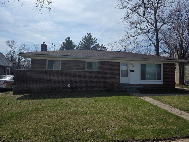 1962 Mary Catherine St - Photo 2 of 17