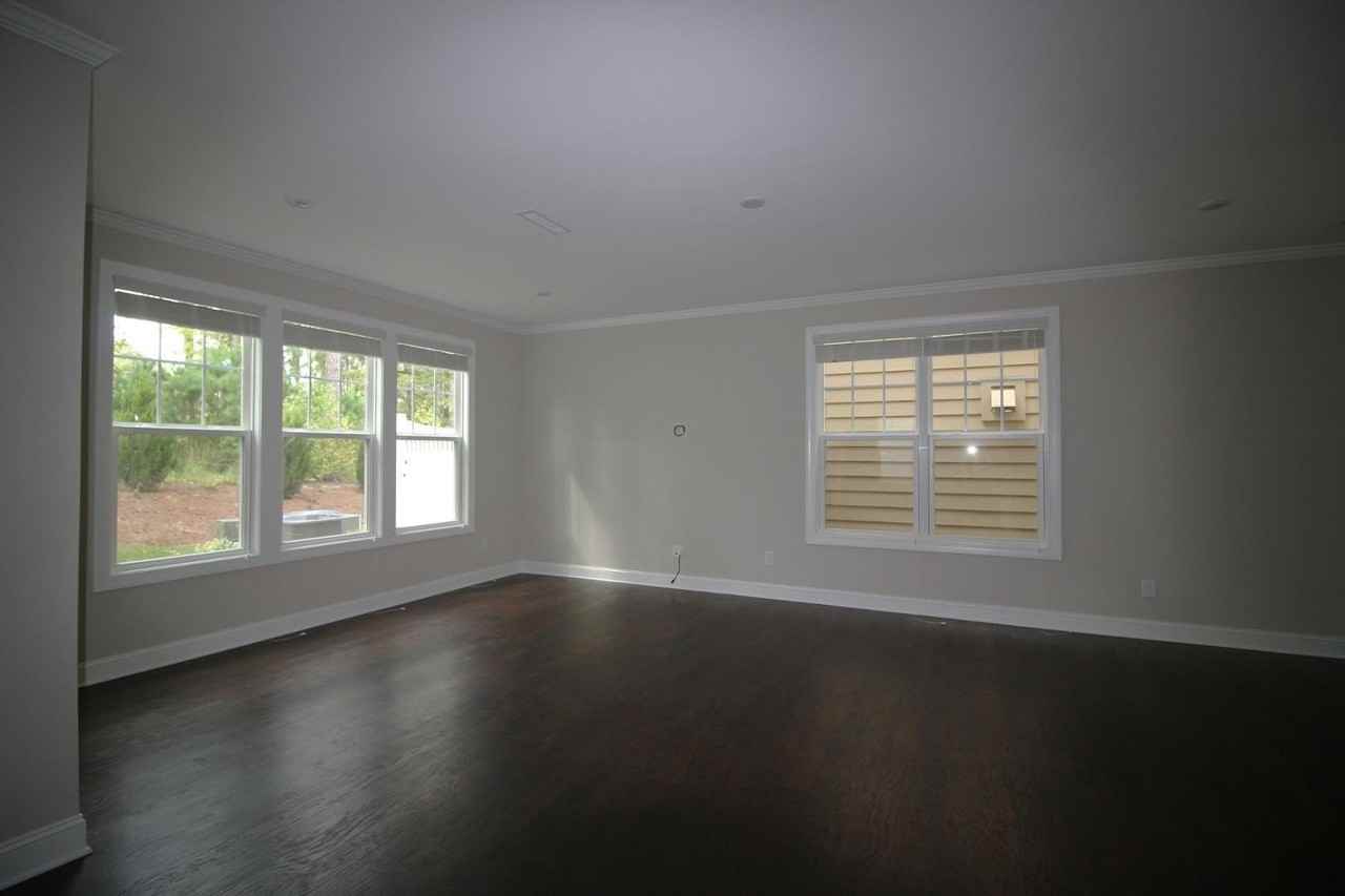 418 Hopwood Way - Photo 3 of 22