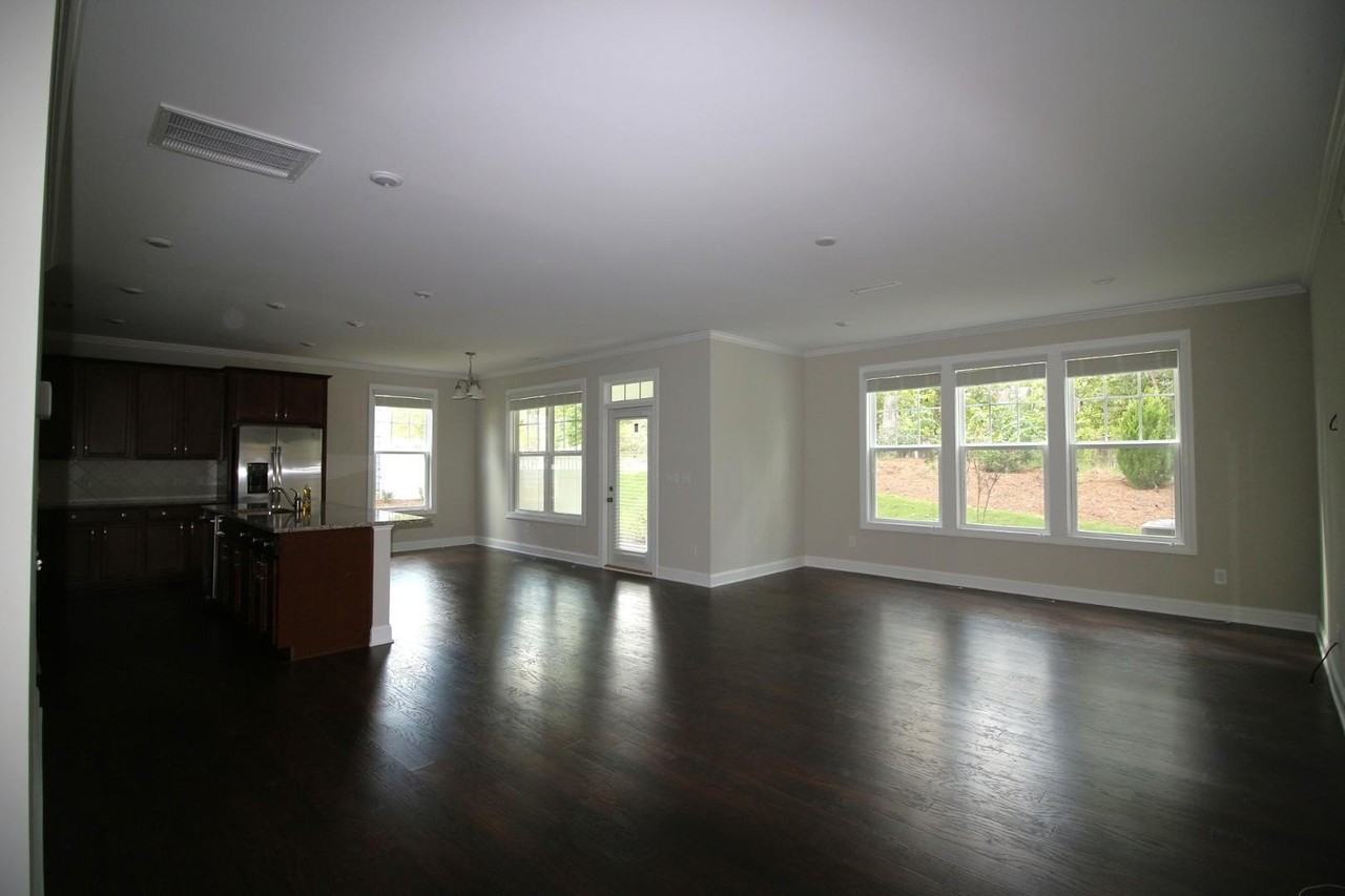 418 Hopwood Way - Photo 4 of 22