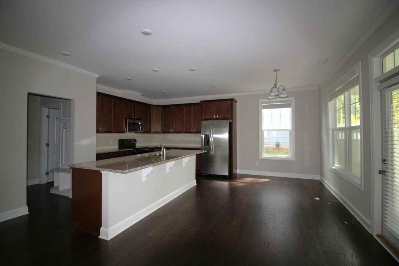 418 Hopwood Way - Photo 5 of 22