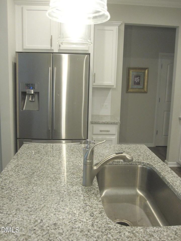 579 Metro Sta - Photo 5 of 26