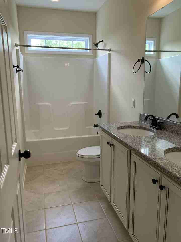 1641 Holly Creek Ln - Photo 3 of 27