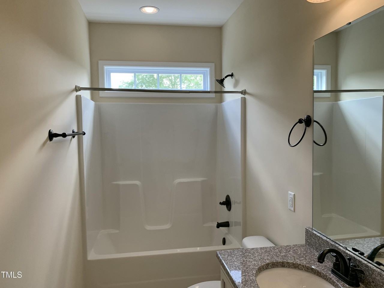 1641 Holly Creek Ln - Photo 5 of 27