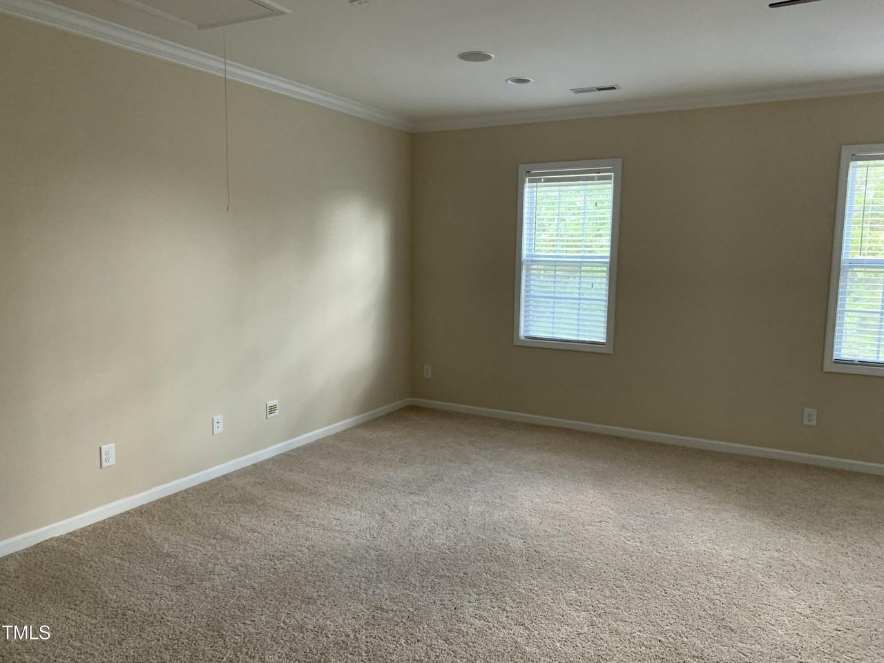 1641 Holly Creek Ln - Photo 6 of 27