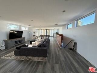 46 Rose Ave - Photo 5 of 8