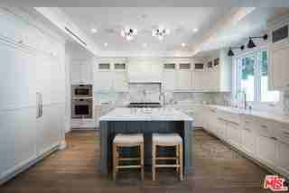 530 Arbramar Ave - Photo 4 of 7