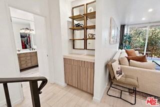 838 S Barrington Ave #203 - Photo 5 of 8