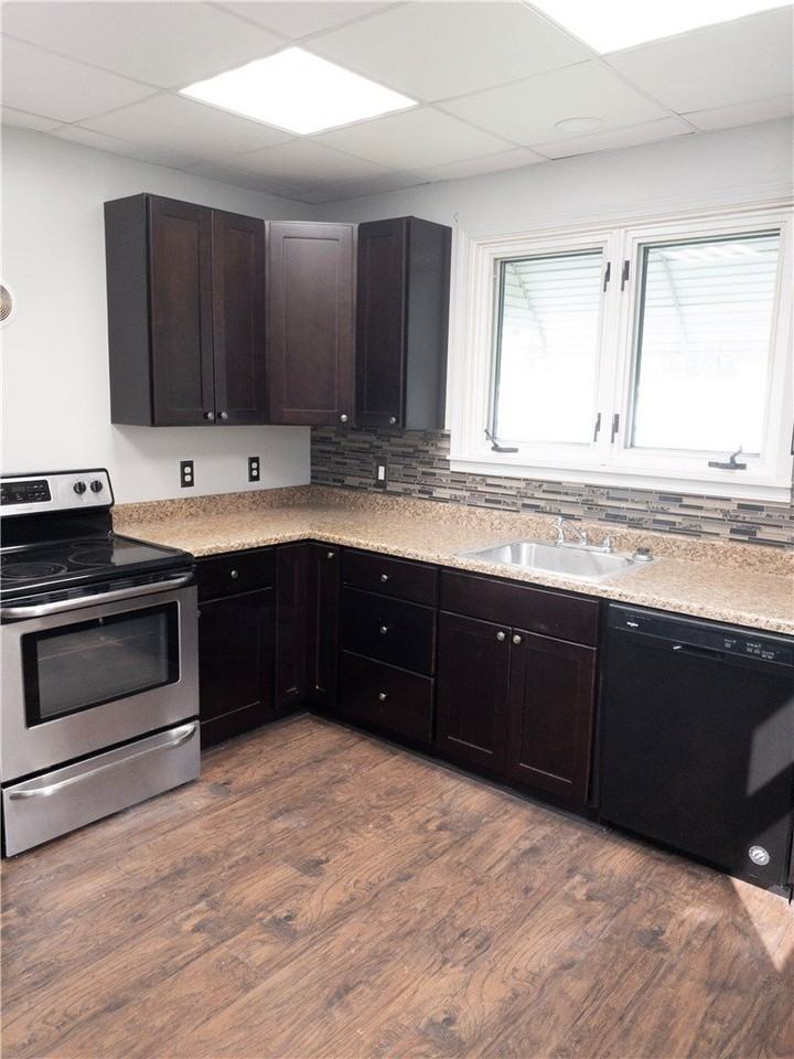 737 Grove Ave - Photo 2 of 14