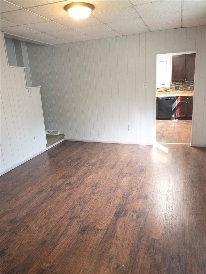 737 Grove Ave - Photo 5 of 14