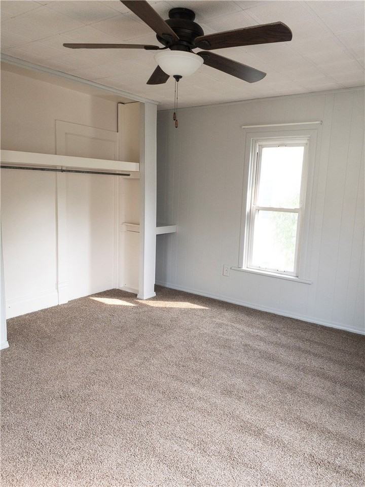 737 Grove Ave - Photo 7 of 14