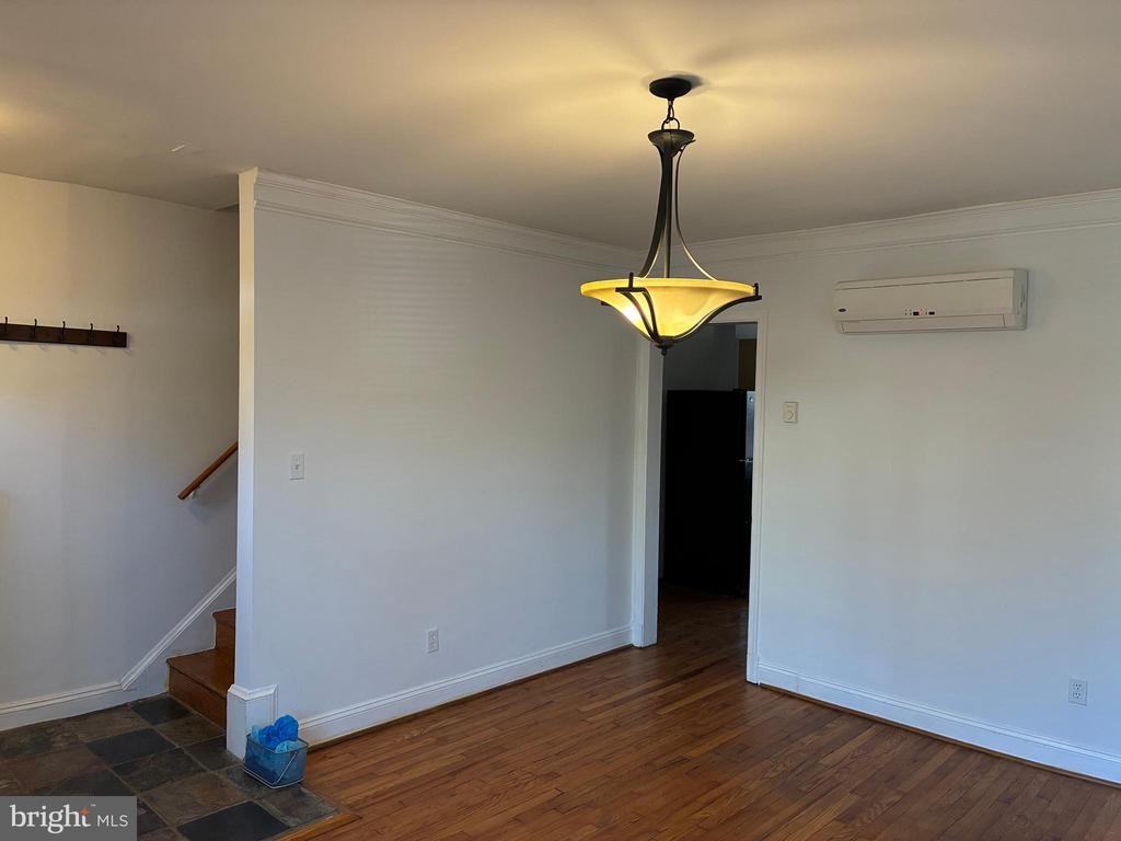 717 Kearny St Ne - Photo 3 of 32