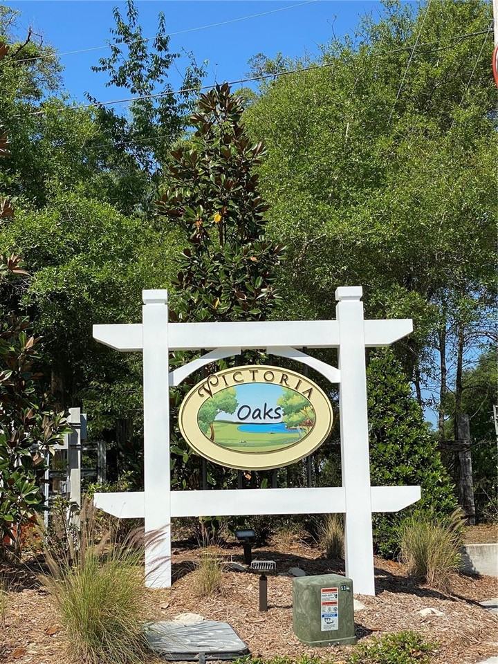 160 Victoria Oaks Blvd - Photo 3 of 20