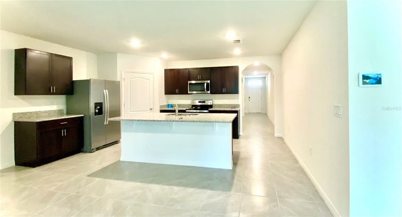 160 Victoria Oaks Blvd - Photo 5 of 20