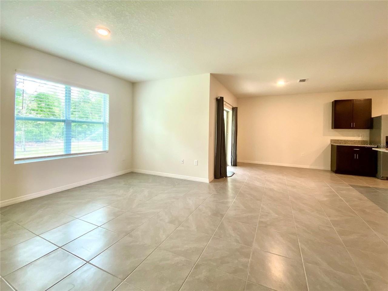 160 Victoria Oaks Blvd - Photo 6 of 20