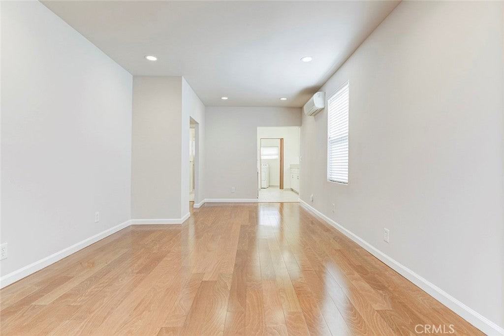 4018 Somers Ave - Photo 4 of 21