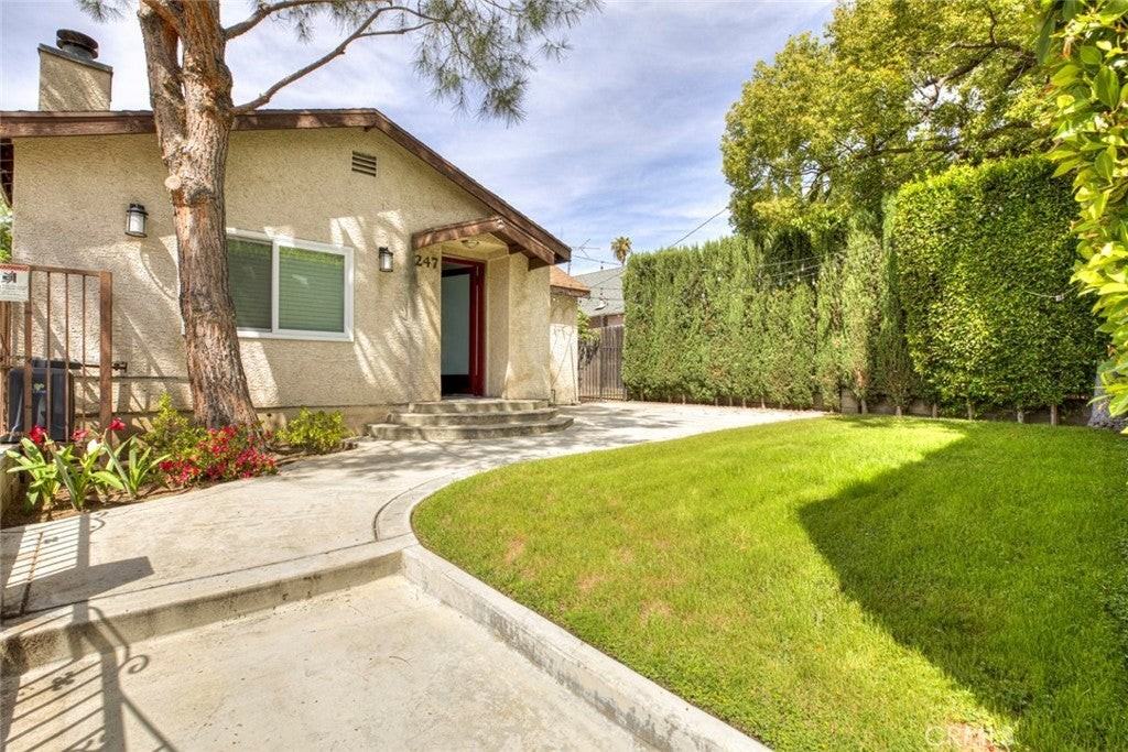 247 N Oak Ave - Photo 2 of 27