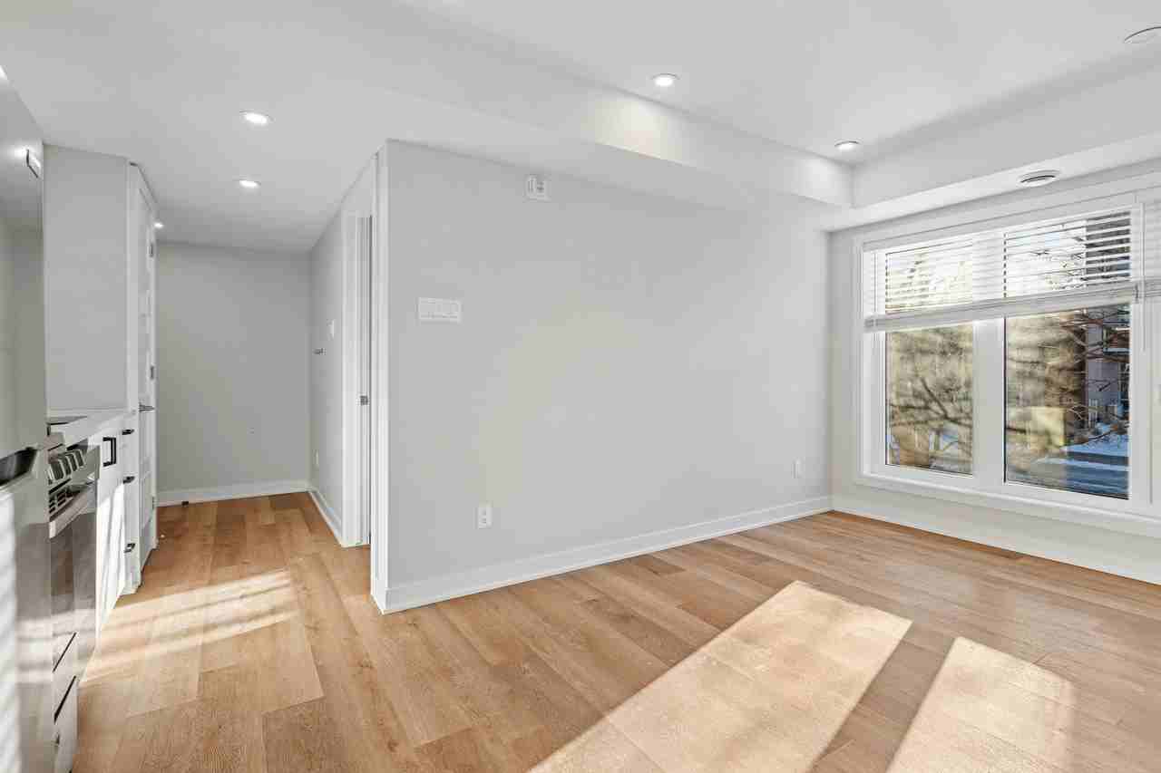 689 Churchill Avenue N - Photo 5 of 50