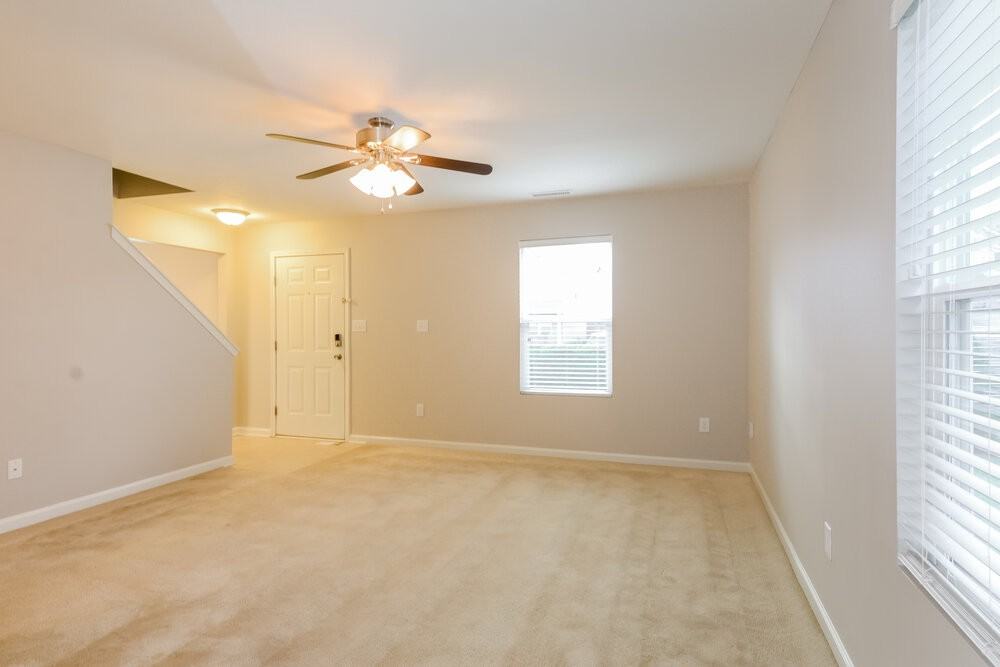 2349 Bridlewood Dr - Photo 5 of 30