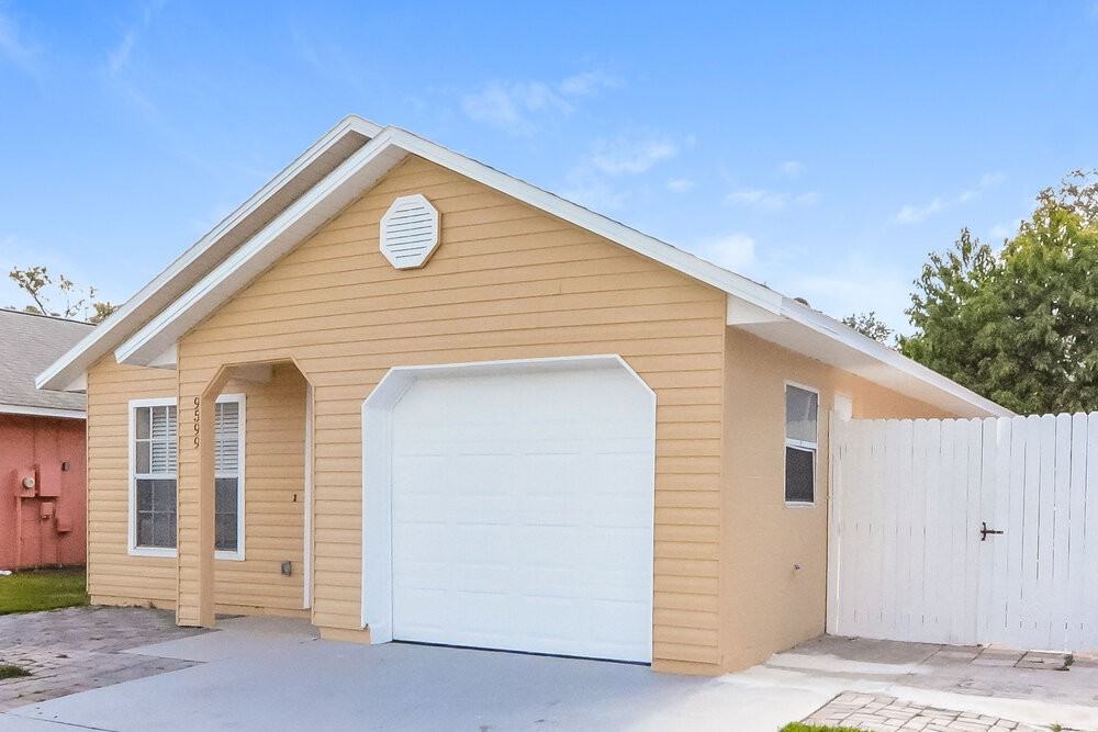 9599 Lupine Ave - Photo 3 of 16