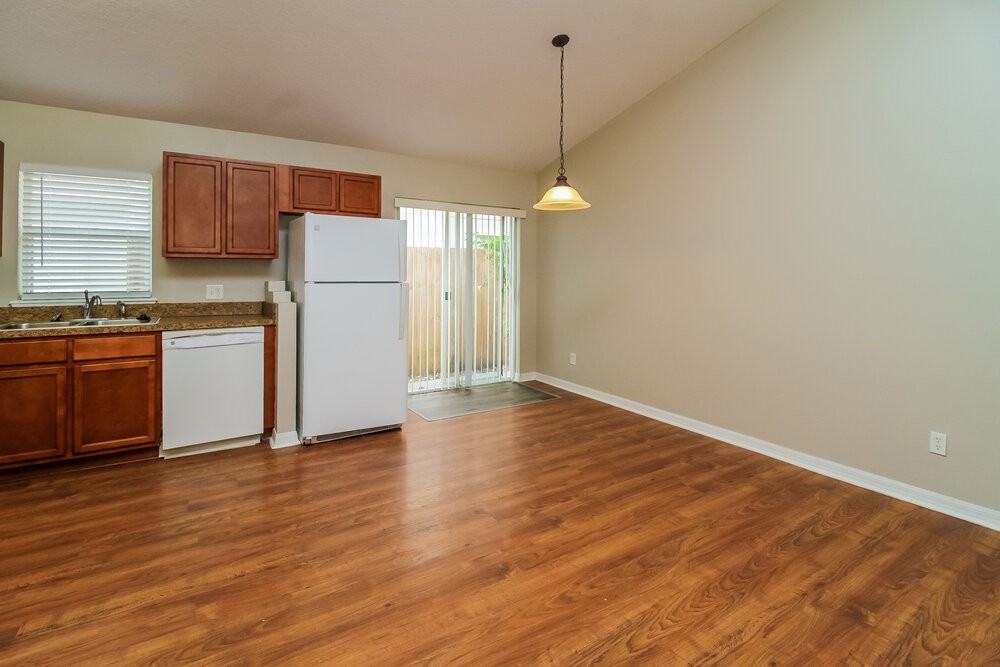 12848 Parkbury Dr - Photo 6 of 16