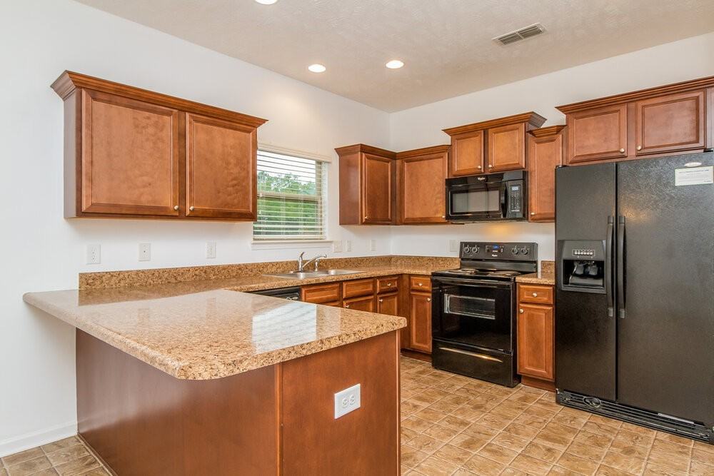 1096 Shire Dr - Photo 7 of 15