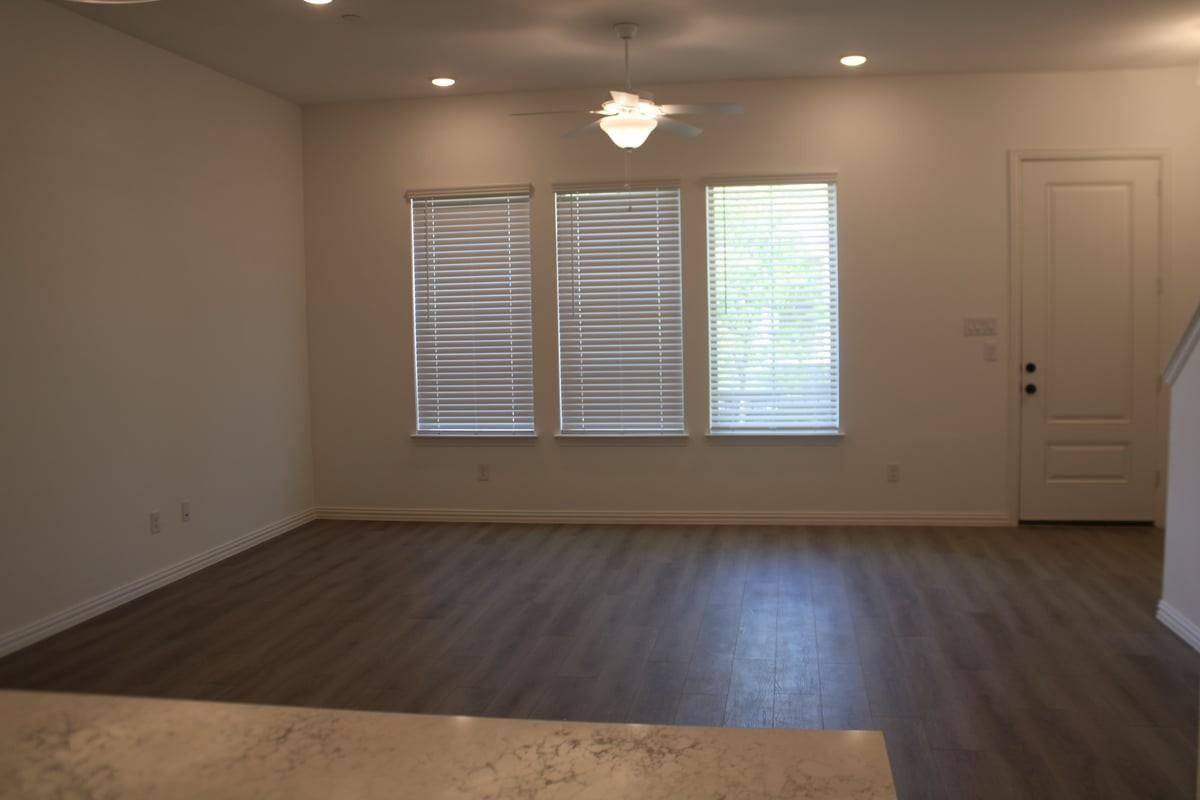 628 Blue Ridge Dr - Photo 3 of 37
