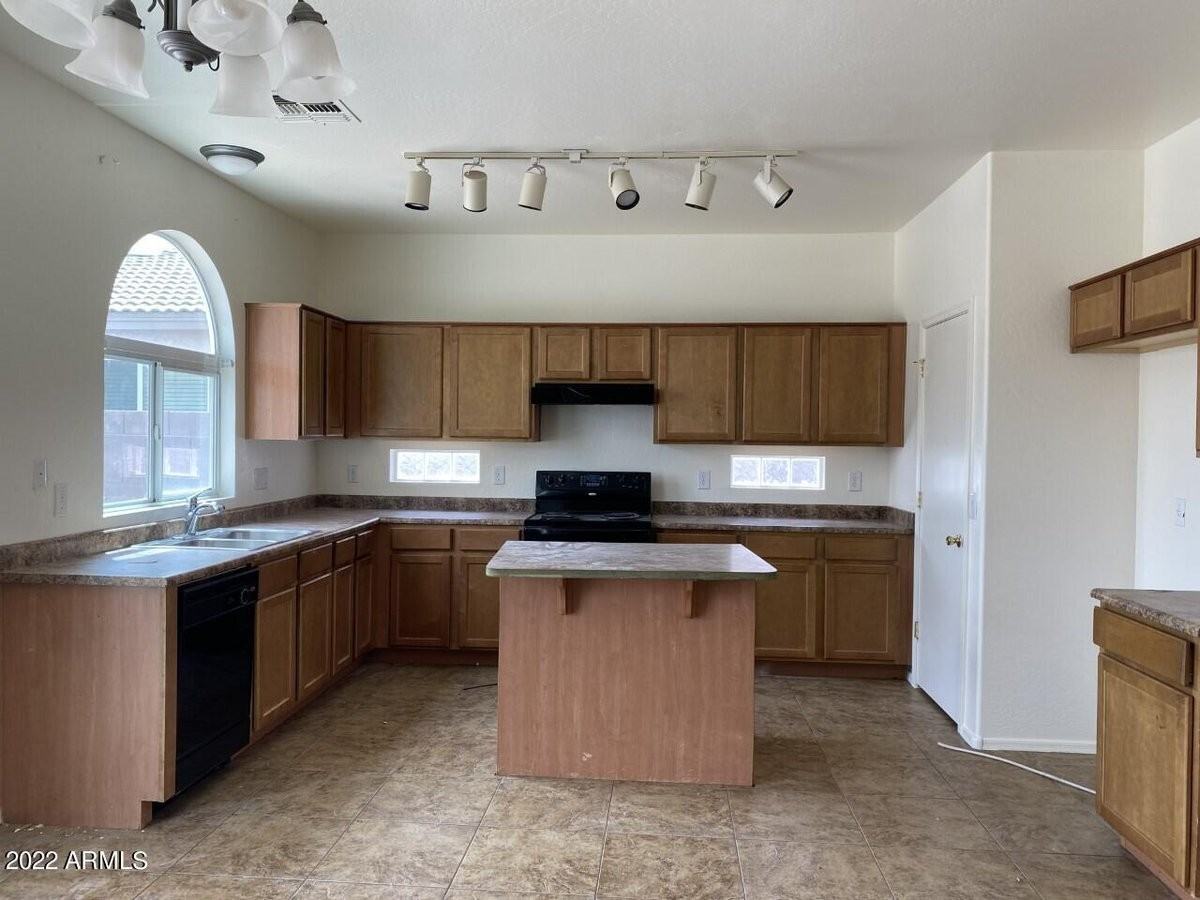 17373 N Costa Brava Ave - Photo 5 of 10