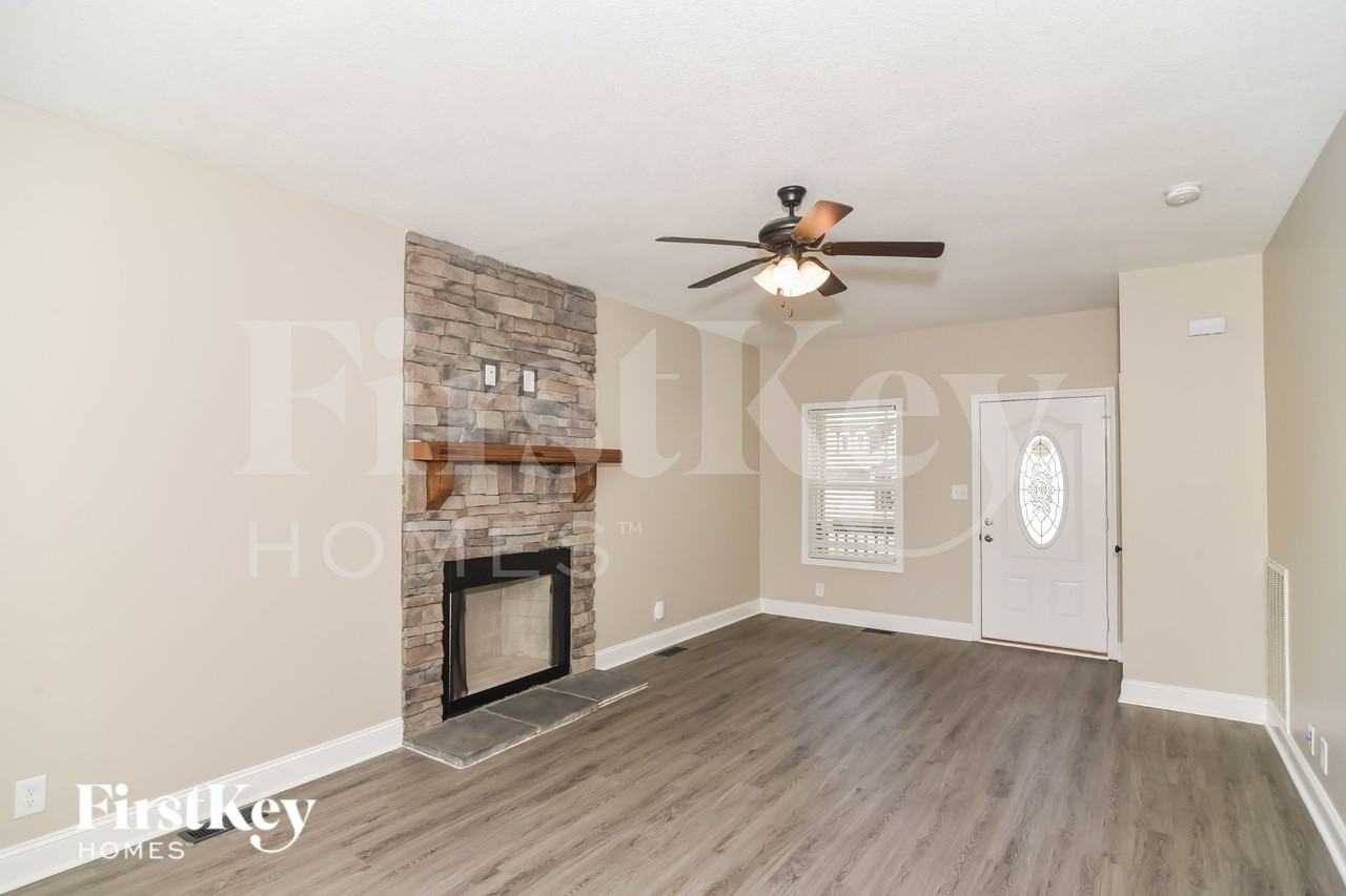 1157 Belvoir Ln - Photo 3 of 19