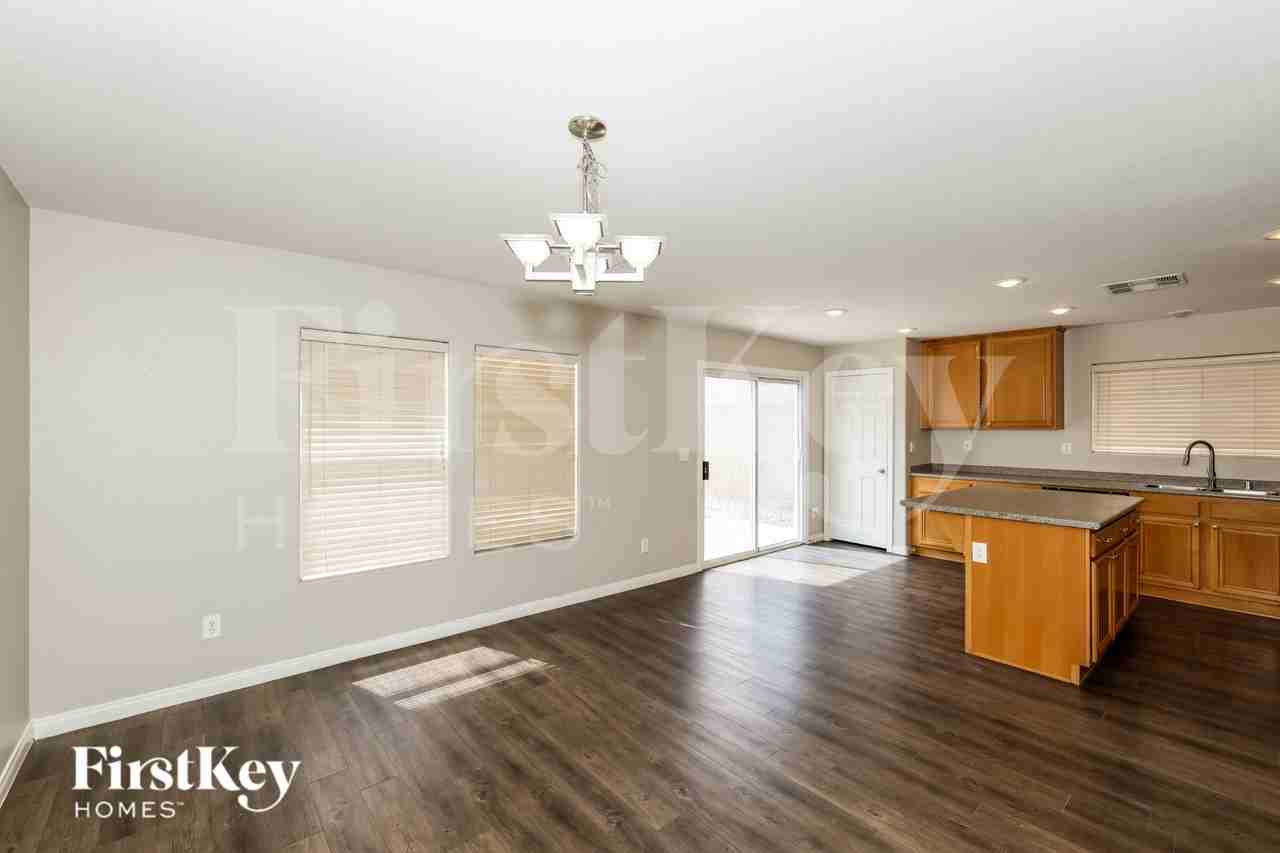 6245 Maidenhair Fern Ct - Photo 5 of 19