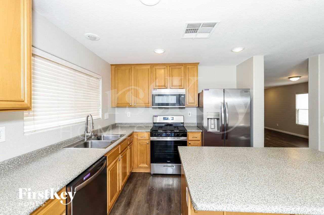 6245 Maidenhair Fern Ct - Photo 7 of 19