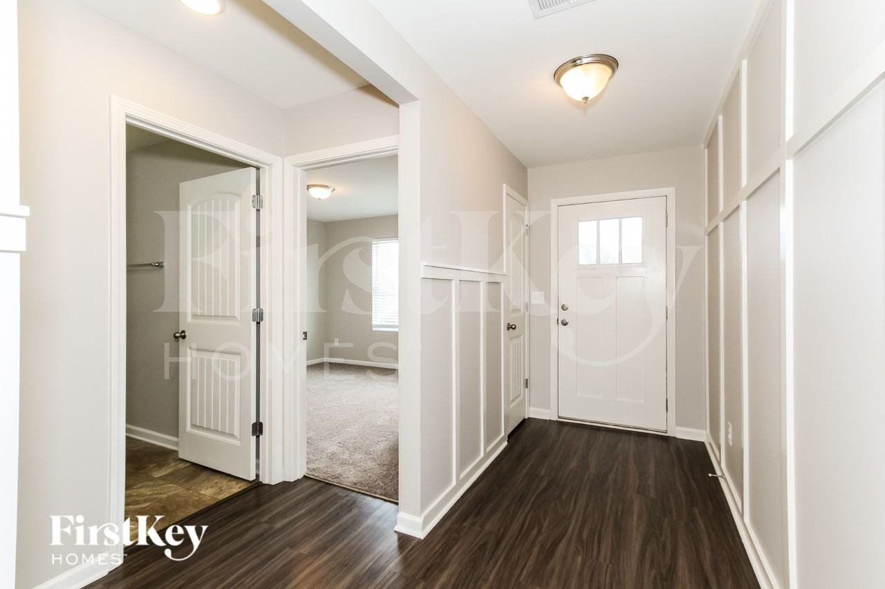 216 Leonards Ct - Photo 2 of 19