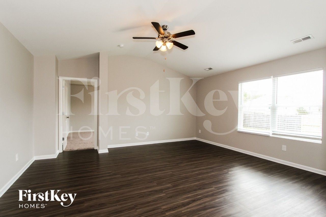 216 Leonards Ct - Photo 3 of 19