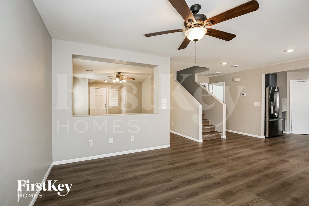 6032 Sierra Lakes St - Photo 5 of 19