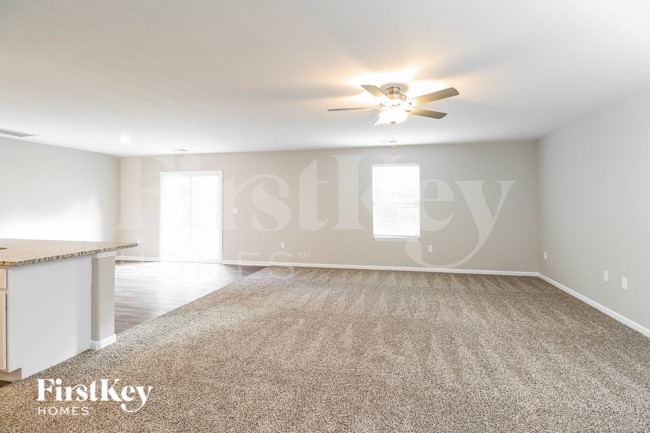 9107 Creedmore Hills Dr - Photo 5 of 19