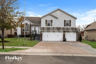 8942 N Essex Dr - Photo 1 of 1