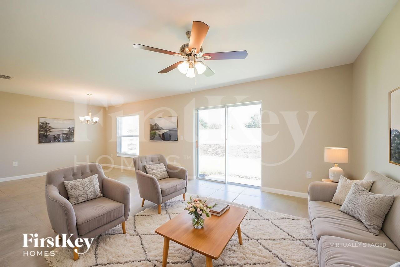 607 Lindbergh Way - Photo 4 of 18