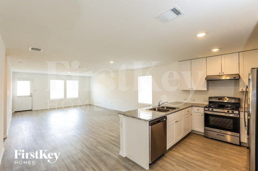 10627 Erinita Way - Photo 6 of 15