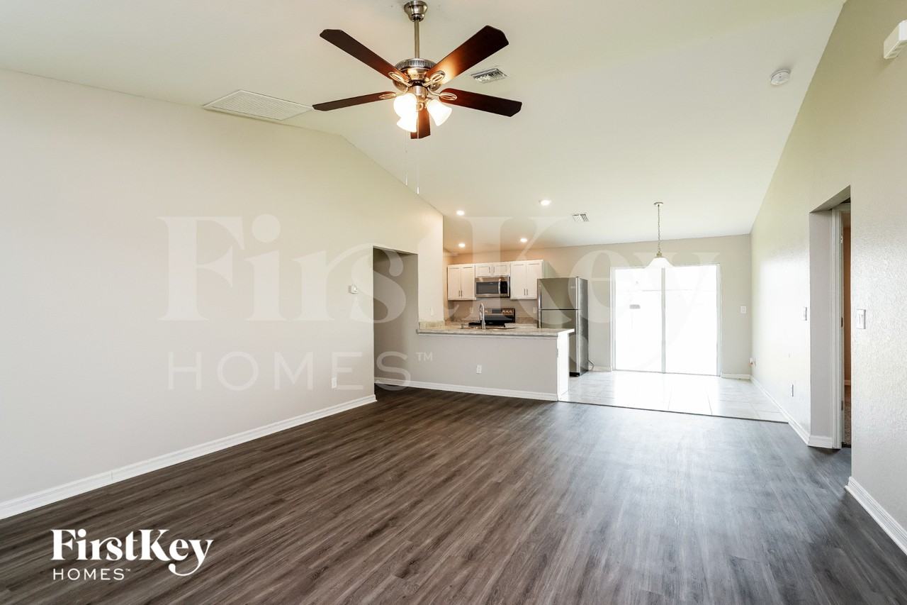 1113 Nw 1st Ave - Photo 2 of 15