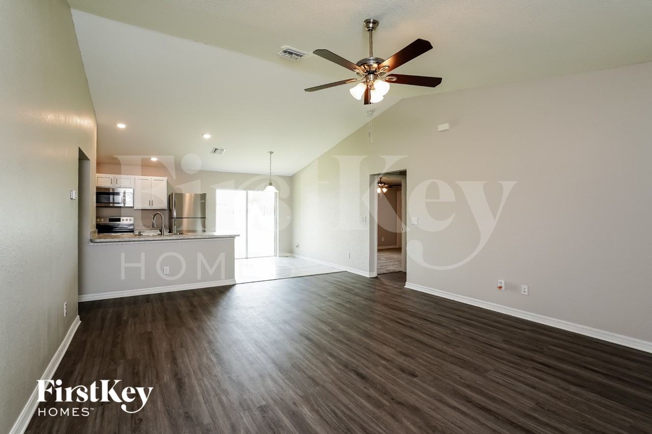 1113 Nw 1st Ave - Photo 3 of 15