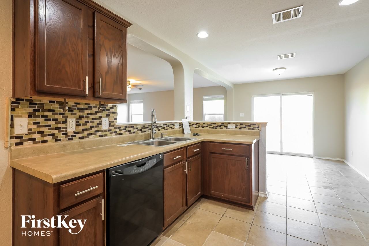 1811 Buescher Path - Photo 5 of 15